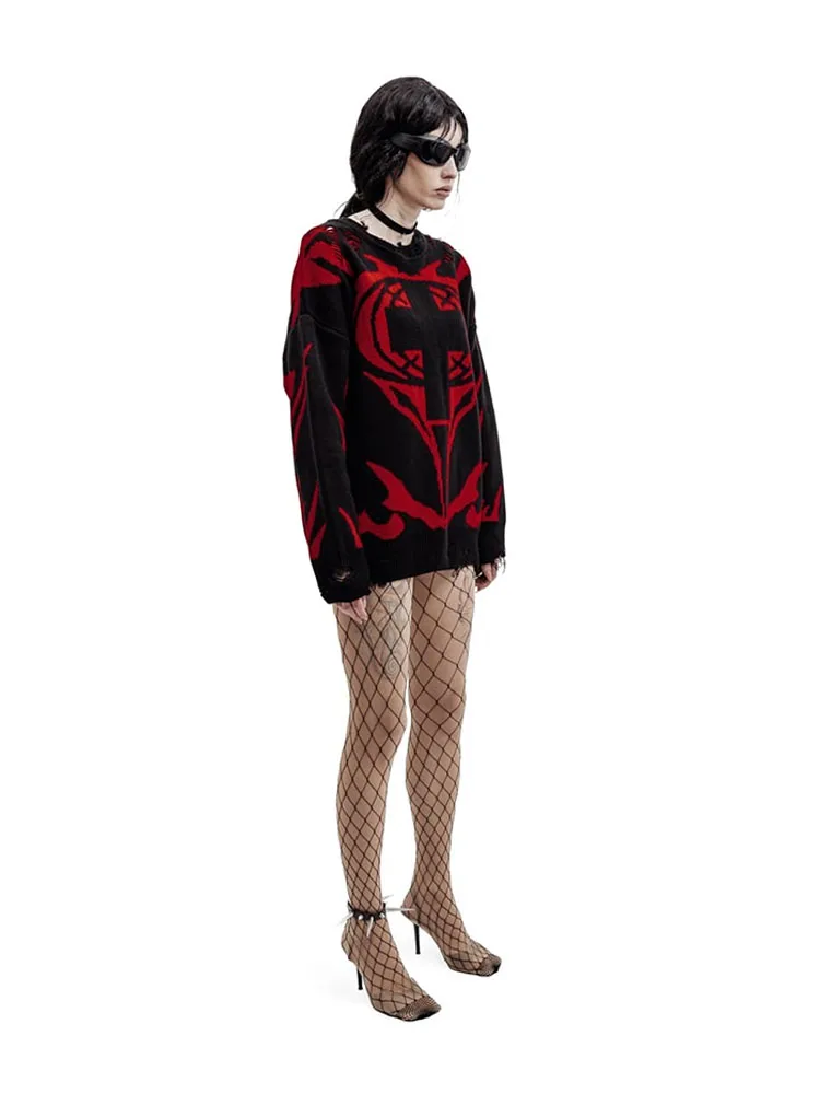 Knitted Oversized Sweater with Gothic print - 12