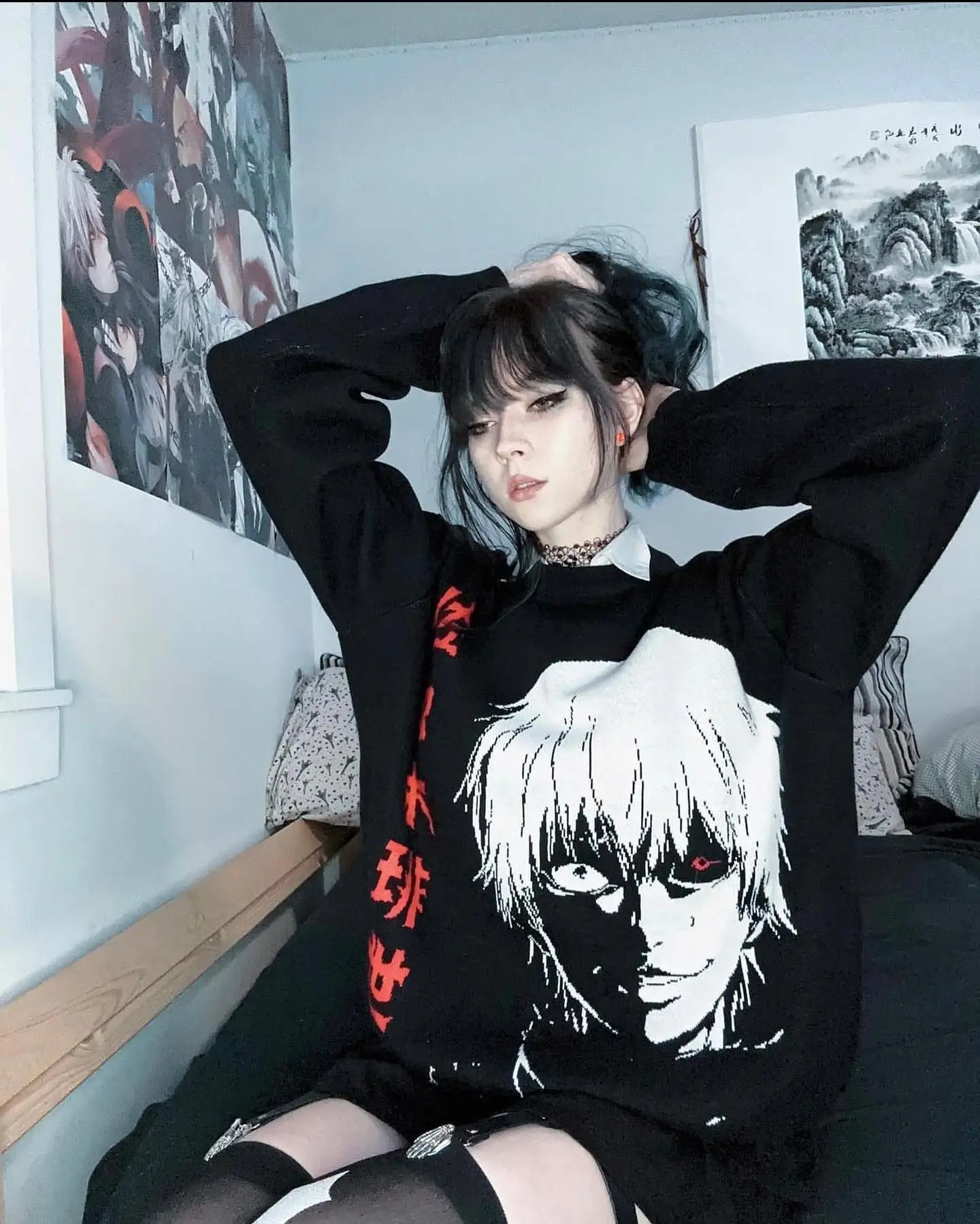 Gothic sweater with anime print - 4