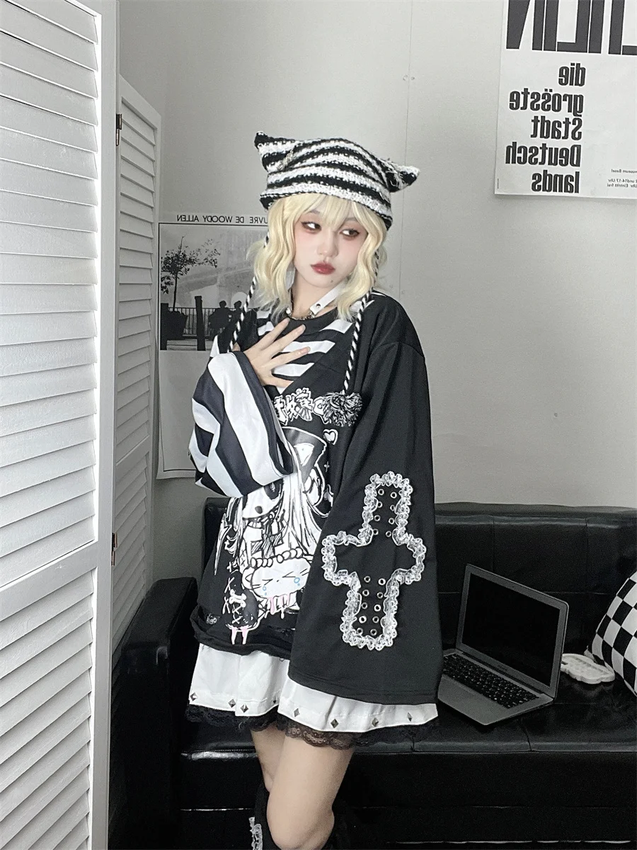 Harajuku Gothic T-shirts with Cartoon Print - 2