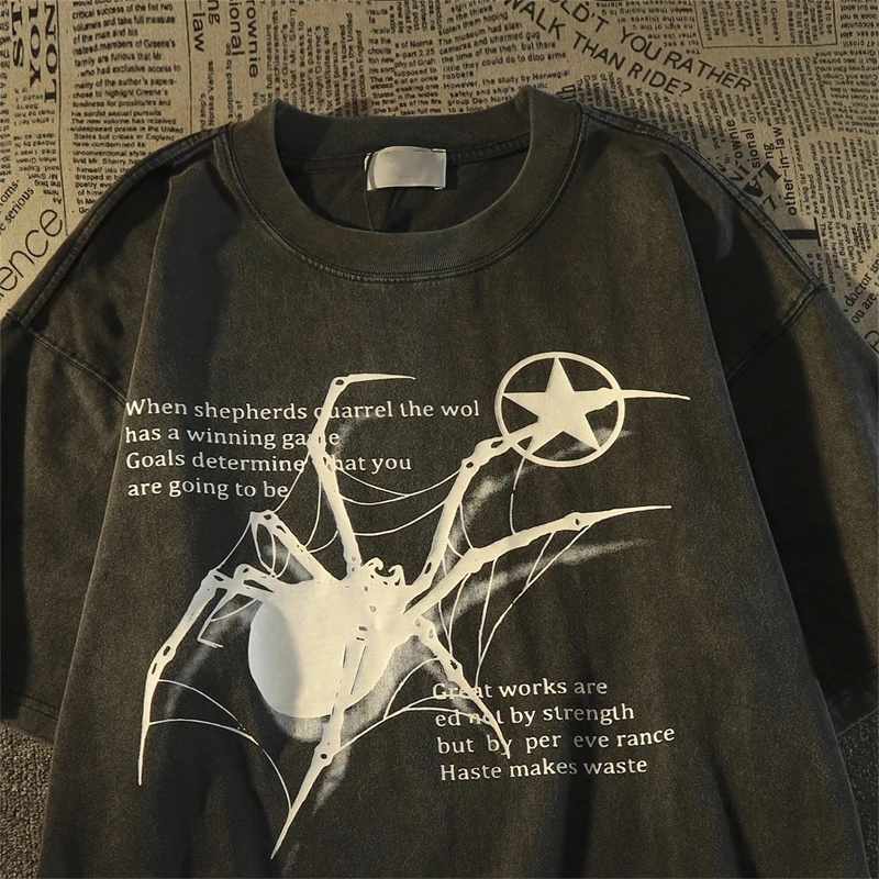 T-shirt with Spider Graphic - 6