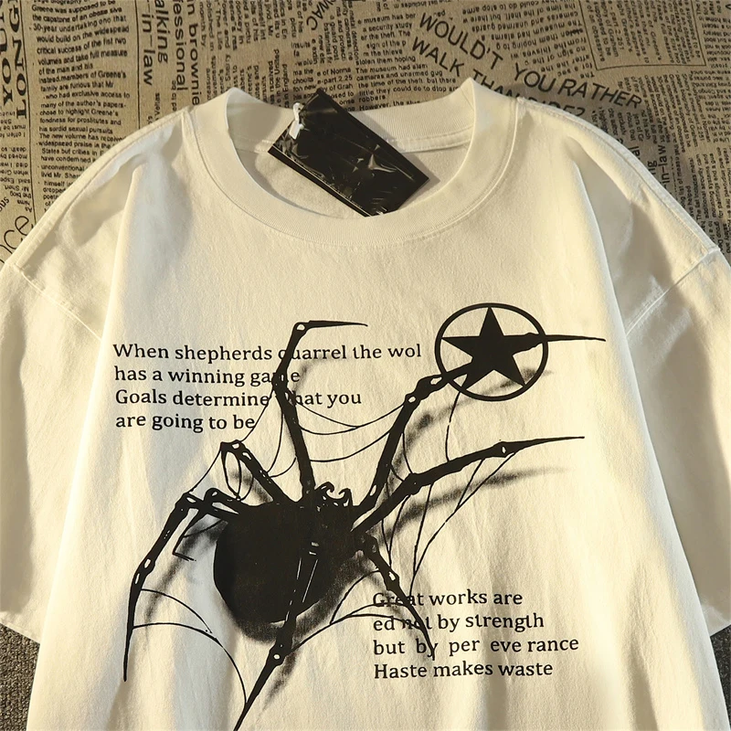 T-shirt with Spider Graphic - 3