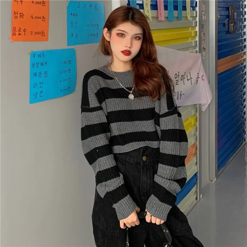 Y2K Grunge Cropped Striped Knit Sweater - 12 Y2K Grunge Cropped Striped Knit Sweater - 12