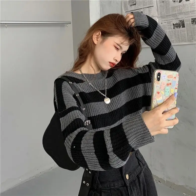 Y2K Grunge Cropped Striped Knit Sweater - 4 Y2K Grunge Cropped Striped Knit Sweater - 4