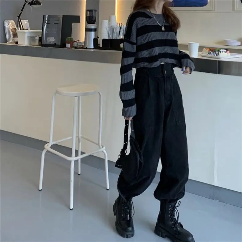 Y2K Grunge Cropped Striped Knit Sweater - 8 Y2K Grunge Cropped Striped Knit Sweater - 8