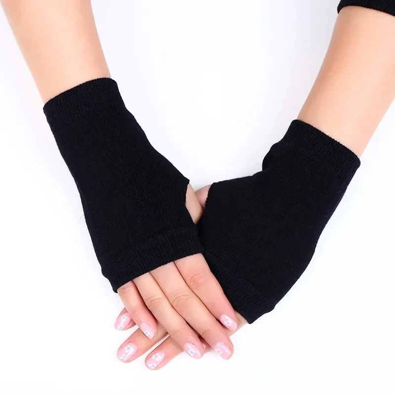 Gothic E-Girl Fingerless Star-Knit Mittens Gothic E-Girl Fingerless Star-Knit Mittens