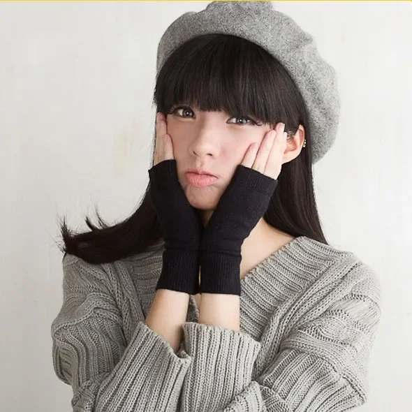 Gothic E-Girl Fingerless Star-Knit Mittens Gothic E-Girl Fingerless Star-Knit Mittens