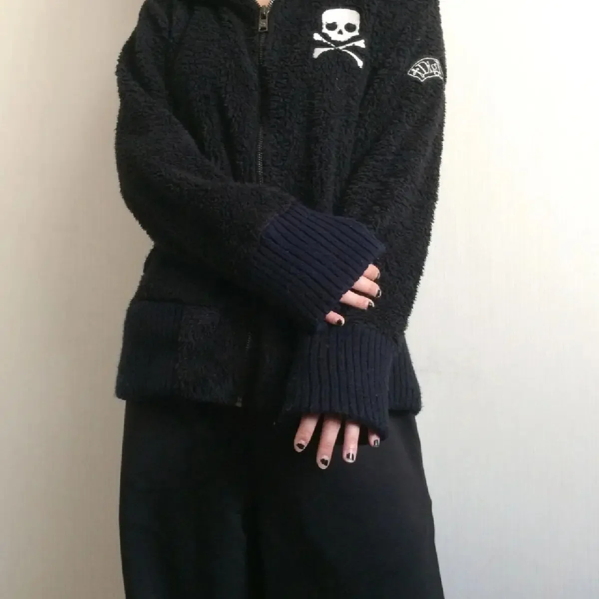 Punk Streetwear Skull & Crossbones Faux-Fur Trimmed Jacket - 4 Punk Streetwear Skull & Crossbones Faux-Fur Trimmed Jacket - 4