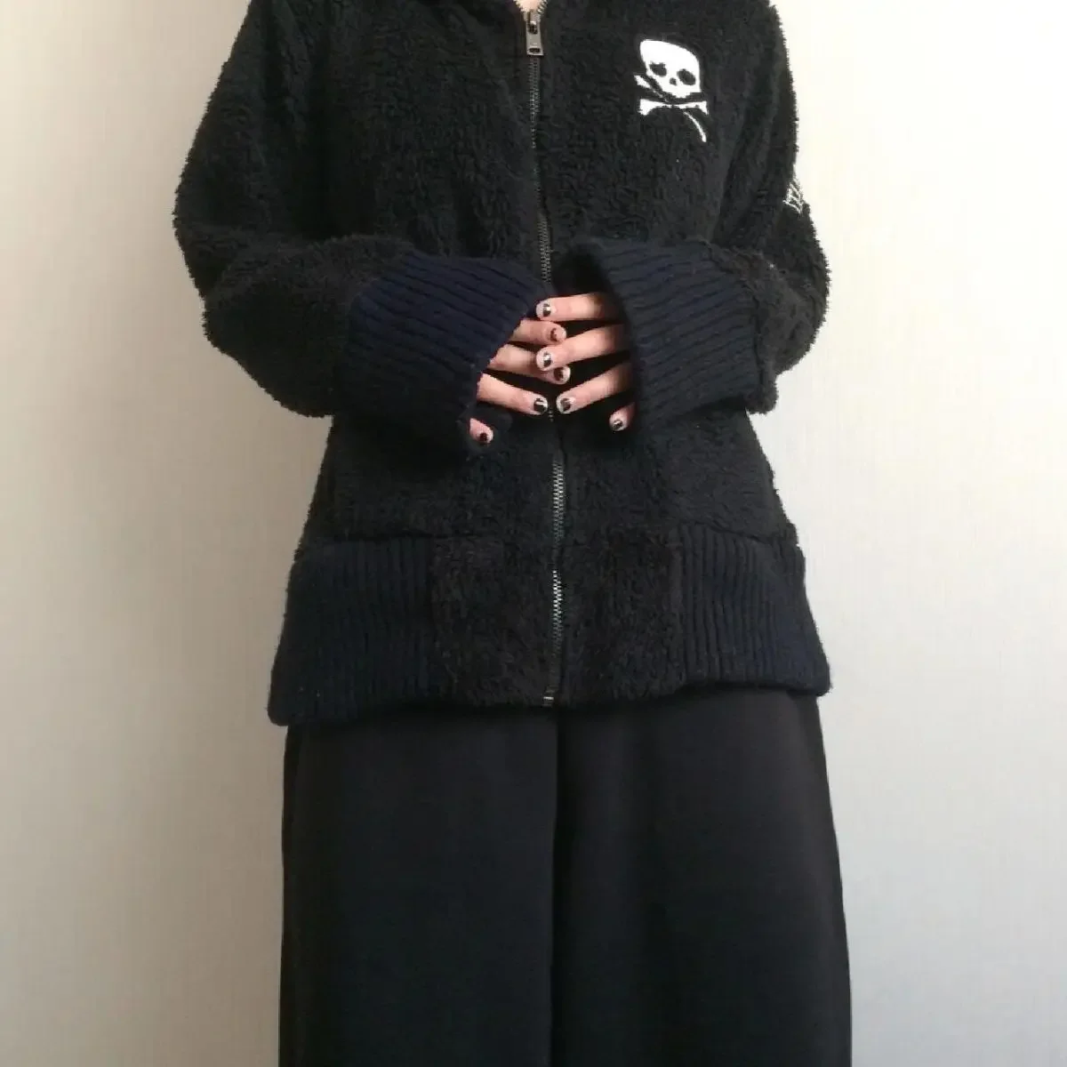 Punk Streetwear Skull & Crossbones Faux-Fur Trimmed Jacket - 5 Punk Streetwear Skull & Crossbones Faux-Fur Trimmed Jacket - 5